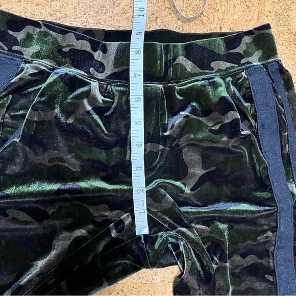 Pam & Gela Camouflage Velvet Track Pants in Sz XS/0 - Picture 12 of 15